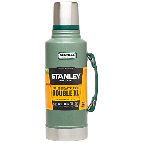 Stanley Classic Legendary Thermoskanne 1.9L - Hält 32 Stunden Heiß oder Kalt - Spülmaschinenfest - Auslaufsicherer Deckel dient als Becher - Isolierflasche BPA Frei - Edelstahl Thermosflasche von STANLEY