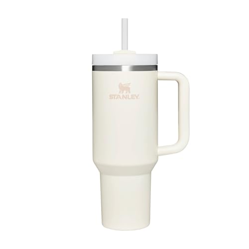 Stanley Quencher H2.0 Flowstate Trinkflasche Mit Strohhalm 1.2L - Thermobecher Kühlt 11 Stunden - 48 Stunden Eisgekühlt - Spülmaschinenfest - Thermosflasche BPA Frei - Edelstahl Trinkbecher - Cream Stanley Quencher H2.0 Flowstate Trinkflasche Mit Strohhalm 1.2L - Thermobecher Kühlt 11 Stunden - 48 Stunden Eisgekühlt - Spülmaschinenfest - Thermosflasche BPA Frei - Edelstahl Trinkbecher - Cream von STANLEY