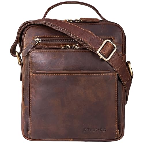 STILORD 'Ivan' Männerhandtasche Leder Messenger Bag Herren Tasche zum Umhängen Echtleder Schultertasche mit Henkel Kompakt, Farbe:Cognac - Dunkelbraun von STILORD