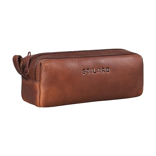 STILORD 'Linus' Etui Leder Vintage Herren Damen Stifteetui Lederetui Federmappe quadratisch Stiftetasche Büffelleder, Farbe:Porto - Cognac STILORD 'Linus' Etui Leder Vintage Herren Damen Stifteetui Lederetui Federmappe quadratisch Stiftetasche Büffelleder, Farbe:Porto - Cognac von STILORD