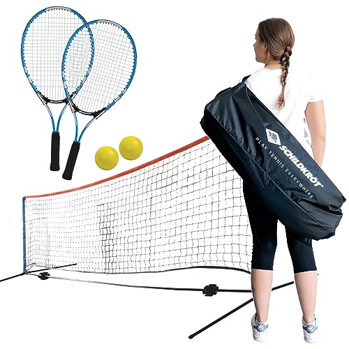 Schildkröt® Backpack Tennis Set, Hobby-Tennisset mit freistehendem Netz, 2 Schläger, 2 Bälle (Ø7mm), Netzabmessung 300cm x 75cm, 6 Kunststoffkegel, in Umhängetasche, 970986 von Schildkröt