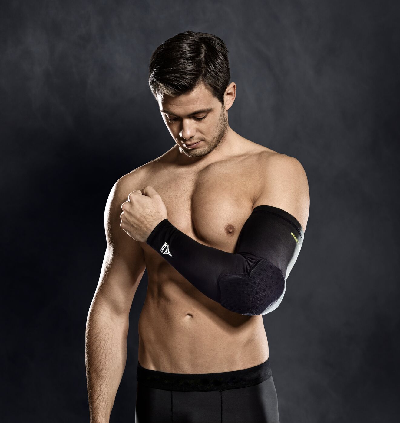 Select Kompressionsbandage Ellenbogen lang v23 schwarz XS Select Kompressionsbandage Ellenbogen lang v23 schwarz XS von Derbystar