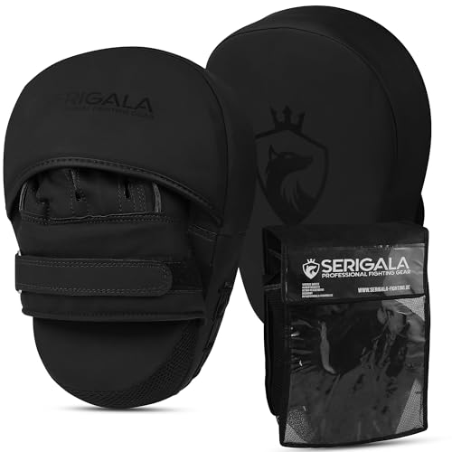 Serigala Boxpratzen Set mit idealer Polsterung und Stabilität - Pratzen Boxen für Kampfsport - 2 Handpratzen für Boxen, Kickboxen, Muay Thai - Inklusive Tasche schwarz/schwarz Serigala Boxpratzen Set mit idealer Polsterung und Stabilität - Pratzen Boxen für Kampfsport - 2 Handpratzen für Boxen, Kickboxen, Muay Thai - Inklusive Tasche schwarz/schwarz von Serigala