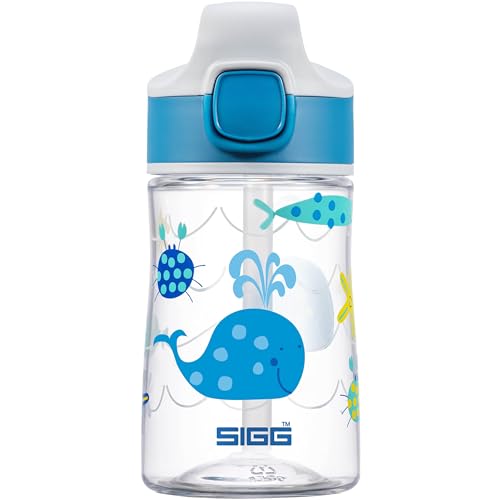 SIGG - Tritan Trinkflasche Kinder - Miracle Ocean - Mit Trinkhalm - Auslaufsicher - Spülmaschinenfest - Microwellengeeignet - Kratzresistent - BPA-frei - Schule & Sport - Blau mit Meerestieren - 0,35L SIGG - Tritan Trinkflasche Kinder - Miracle Ocean - Mit Trinkhalm - Auslaufsicher - Spülmaschinenfest - Microwellengeeignet - Kratzresistent - BPA-frei - Schule & Sport - Blau mit Meerestieren - 0,35L von SIGG