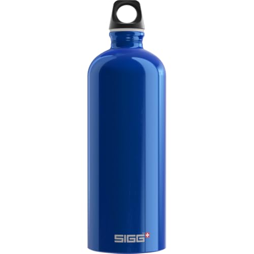 SIGG - Alu Trinkflasche - Traveller Dunkelblau - Klimaneutral Zertifiziert - Für Kohlensäurehaltige Getränke Geeignet - Auslaufsicher - Federleicht - BPA-frei - Dunkelblau - 1L von SIGG