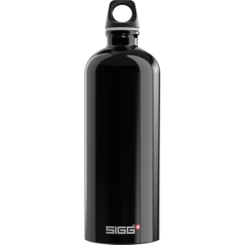 SIGG - Alu Trinkflasche - Traveller Schwarz - Klimaneutral Zertifiziert - Für Kohlensäurehaltige Getränke Geeignet - Auslaufsicher - Federleicht - BPA-frei - Outdoor - 1L SIGG - Alu Trinkflasche - Traveller Schwarz - Klimaneutral Zertifiziert - Für Kohlensäurehaltige Getränke Geeignet - Auslaufsicher - Federleicht - BPA-frei - Outdoor - 1L von SIGG