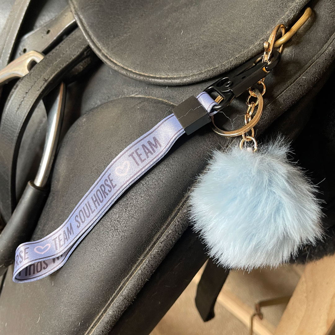 Soulhorse Pom Pom Schlüsselanhänger Grösse: OneSize, Farbe: Hellblau Soulhorse Pom Pom Schlüsselanhänger Grösse: OneSize, Farbe: Hellblau von Soulhorse