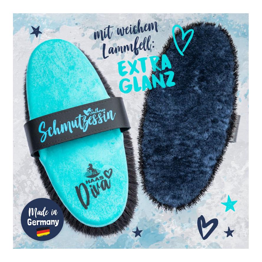 Soulhorse “Schmutzessin” Bürste mit Lammfell Grösse: 1 Stk, Farbe: Türkis Soulhorse “Schmutzessin” Bürste mit Lammfell Grösse: 1 Stk, Farbe: Türkis von Soulhorse