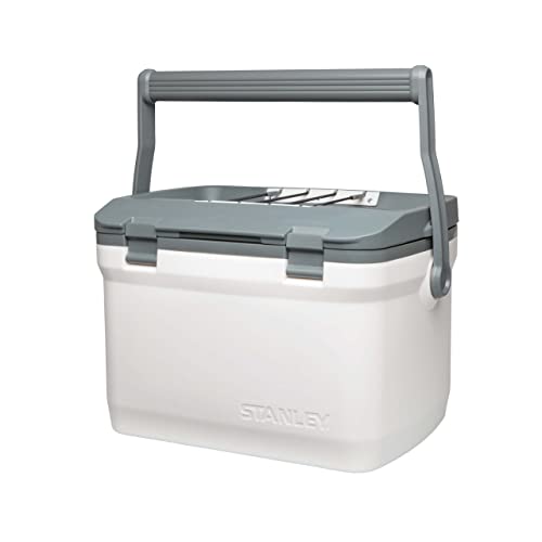 Stanley Adventure Outdoor Cooler 15.1L - Camping Kühlbox - BPA-Frei - Deckel fungiert auch als Sitz - Robuste Isolierbox ohne Strom - Auslaufsicher - Polar Weiß Stanley Adventure Outdoor Cooler 15.1L - Camping Kühlbox - BPA-Frei - Deckel fungiert auch als Sitz - Robuste Isolierbox ohne Strom - Auslaufsicher - Polar Weiß von STANLEY