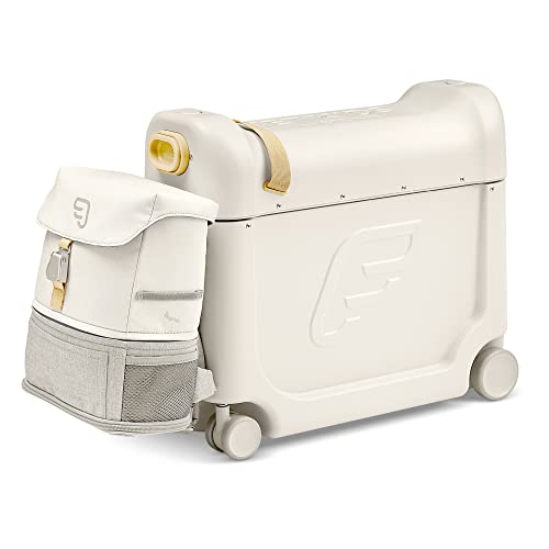 Stokke JetKids Reiseset, White - Enthält Aufsitzkoffer & Bordbett + Verstellbares, leichtes & erweiterbares Crew Backpack - Reiseutensilien für Kids - Ideal für Kinder von 3-7 Jahren von Stokke