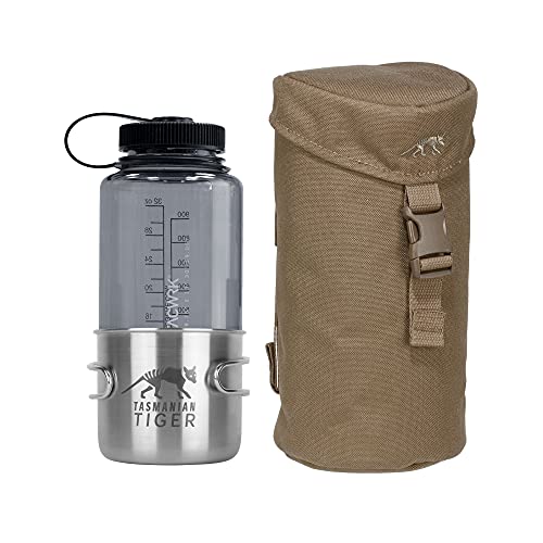 TACWRK x Tasmanian Tiger TT Bottle Holder Isolierte,gepolsterte Trinkflaschen-Tasche mit Molle-System, Rucksack-Flaschenhalter inkl. 1L Nalgene Weithals Trink-Flasche TT Handle Mug 500, Coyote Brown von TACWRK