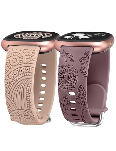 TOYOUTHS 2 Stück Floral Gravierte Armband kompatibel mit Fitbit Versa 4/Versa 3/Sense 2/Sense Armband, Sport Solo Loop Silikon Boho Henna/Löwenzahn Blume Cute Versa 4 Armbänder, Milchtee/Rauch Violett von TOYOUTHS