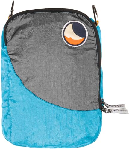 Ticket to the Moon Travel Cube M - Dunkelgrau | Outdoor Packing Cube 2,7L mit 2 Karabinern - Packtasche/Koffer Organizer für Camping und Reisen aus Fallschirm Nylon | Original seit 1996 Ticket to the Moon Travel Cube M - Dunkelgrau | Outdoor Packing Cube 2,7L mit 2 Karabinern - Packtasche/Koffer Organizer für Camping und Reisen aus Fallschirm Nylon | Original seit 1996 von Ticket to the Moon