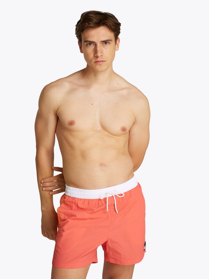 Tommy Hilfiger Swimwear Badeshorts MEDIUM DRAWSTRING mit Logo-Patch, mit kontrastfarbenem Bund von Tommy Hilfiger Swimwear