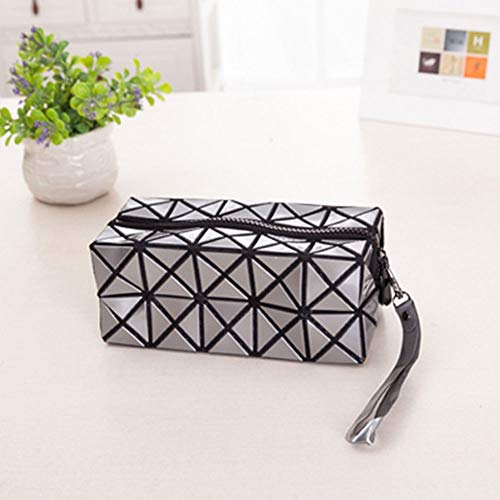 VogueingTool Geometrisches Federmäppchen, interessantes geometrisches Make-Up-Clutch, PVC, Geometrie-Federmäppchen, Stiftehalter, Organizer, Schreibwaren-Tasche, Silber VogueingTool Geometrisches Federmäppchen, interessantes geometrisches Make-Up-Clutch, PVC, Geometrie-Federmäppchen, Stiftehalter, Organizer, Schreibwaren-Tasche, Silber von TopHomer