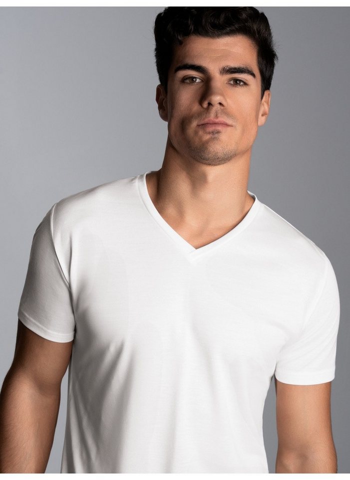Trigema T-Shirt TRIGEMA V-Shirt aus 100% Lyocell (1-tlg) Trigema T-Shirt TRIGEMA V-Shirt aus 100% Lyocell (1-tlg) von Trigema