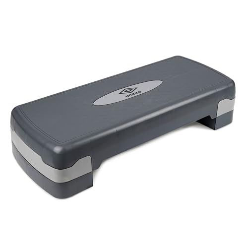 Umbro Aerobic Stepper – Steppbrett Höhenverstellbar 10-15 CM – Stepper Aerobic mit Antirutschbelag – Mini Stepper für Zuhause – Stairmaster für Alle Alter - Schwarz/Grau Umbro Aerobic Stepper – Steppbrett Höhenverstellbar 10-15 CM – Stepper Aerobic mit Antirutschbelag – Mini Stepper für Zuhause – Stairmaster für Alle Alter - Schwarz/Grau von UMBRO