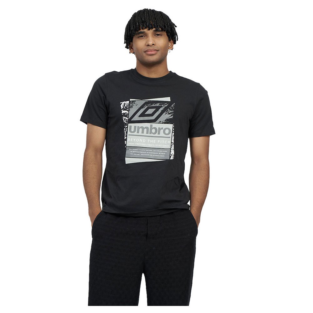 Umbro Layered Box Logo Graphic Short Sleeve T-shirt Schwarz S Mann Umbro Layered Box Logo Graphic Short Sleeve T-shirt Schwarz S Mann von Umbro