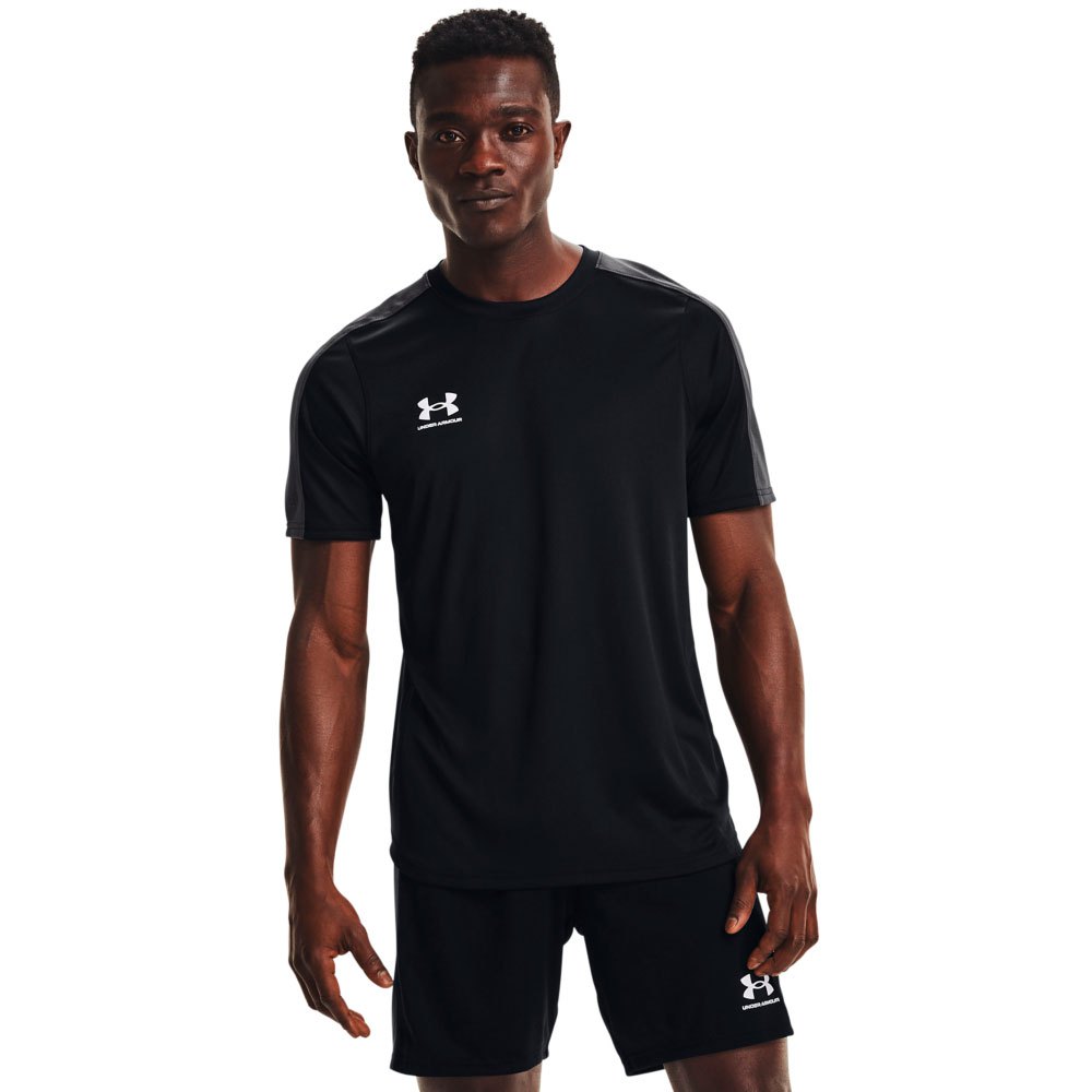 Under Armour Challenger Training Short Sleeve T-shirt Schwarz L Mann von Under Armour