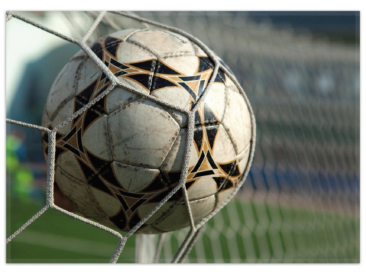 Wallario Teppich Fußball - Ball im Tor - Bolzplatz, rechteckig, rutschfest Wallario Teppich Fußball - Ball im Tor - Bolzplatz, rechteckig, rutschfest von Wallario