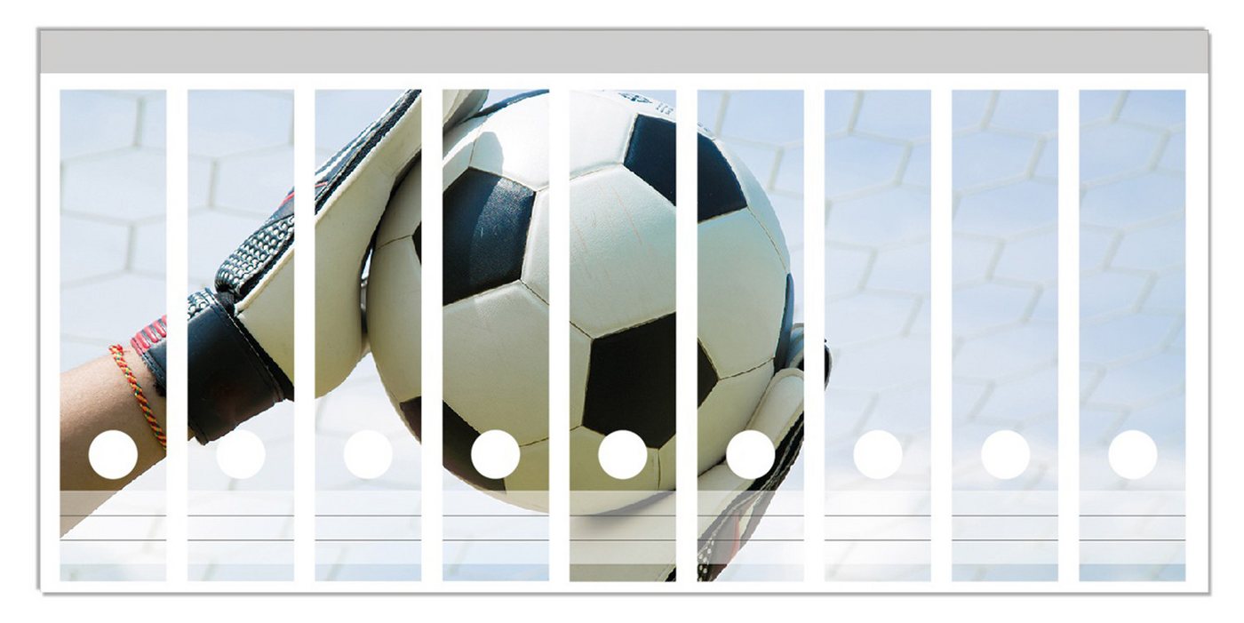 Wallario Etiketten Fußball - Torwart im Tor vor blauem Himmel, Ordnerrücken-Sticker in verschiedenen Ausführungen Wallario Etiketten Fußball - Torwart im Tor vor blauem Himmel, Ordnerrücken-Sticker in verschiedenen Ausführungen von Wallario
