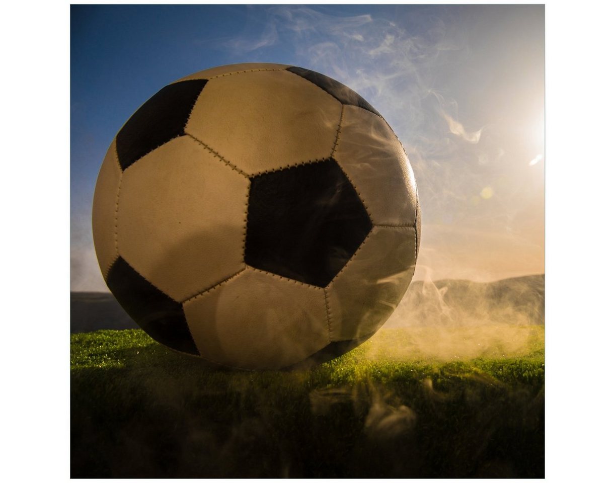 Wallario Glasbild, Fußball bei Sonnenuntergang, in verschiedenen Ausführungen Wallario Glasbild, Fußball bei Sonnenuntergang, in verschiedenen Ausführungen von Wallario