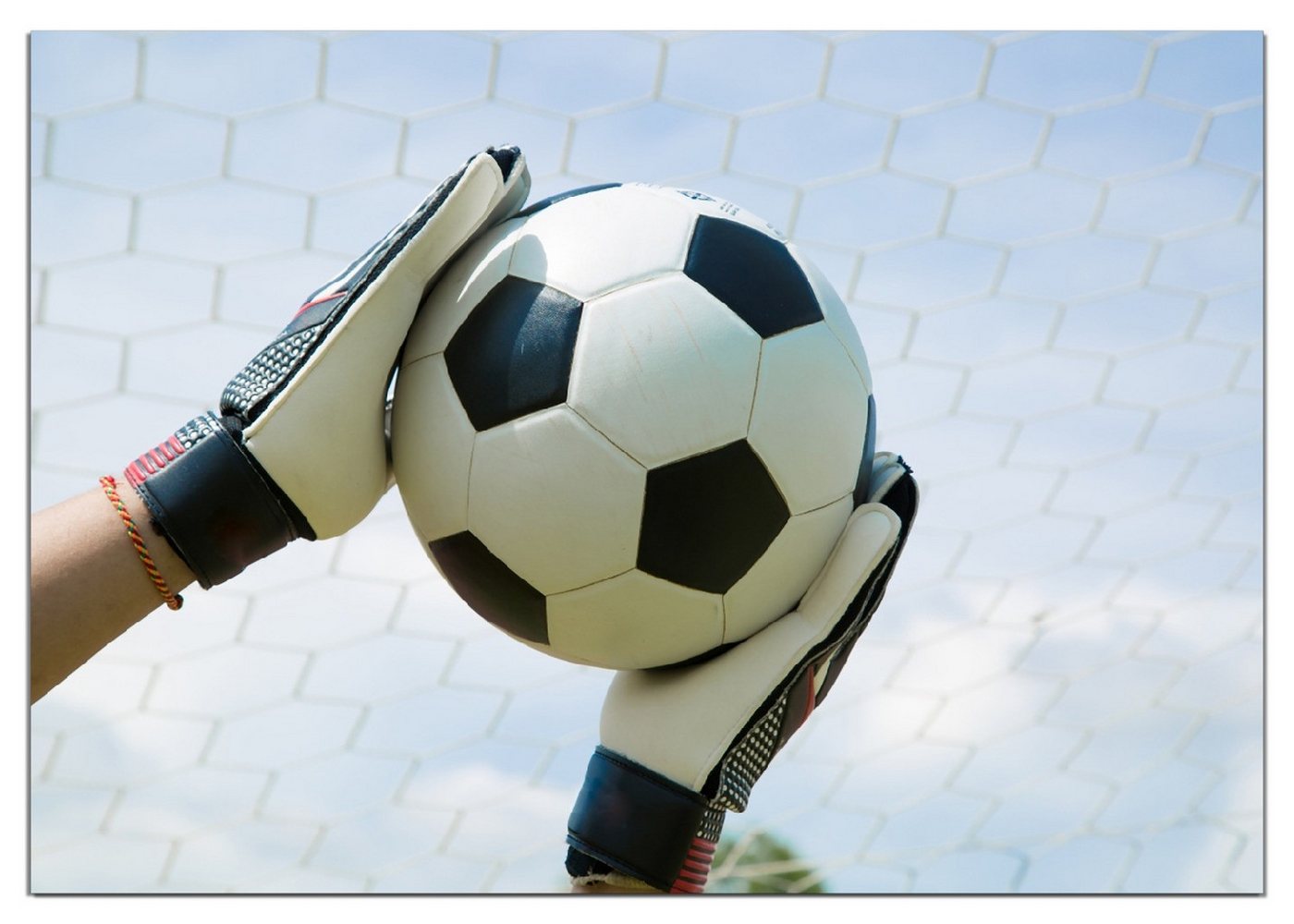 Wallario Wandfolie, Fußball - Torwart im Tor vor blauem Himmel, wasserresistent, geeignet für Bad und Dusche Wallario Wandfolie, Fußball - Torwart im Tor vor blauem Himmel, wasserresistent, geeignet für Bad und Dusche von Wallario
