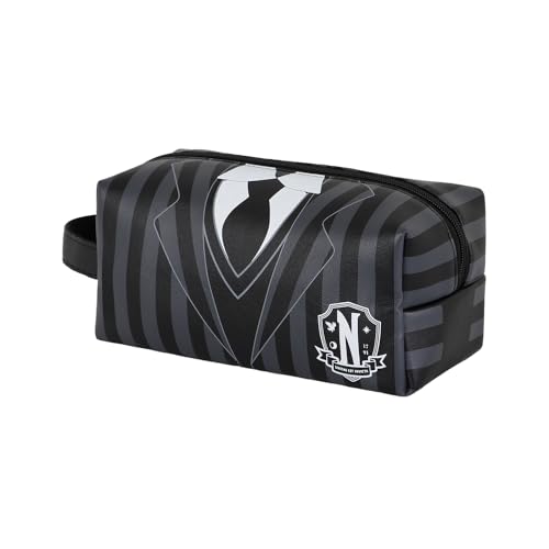 Wednesday Uniform-Brick Plus Reise-Kosmetiktasche, Schwarz, 25 x 12 cm Wednesday Uniform-Brick Plus Reise-Kosmetiktasche, Schwarz, 25 x 12 cm von KARACTERMANIA