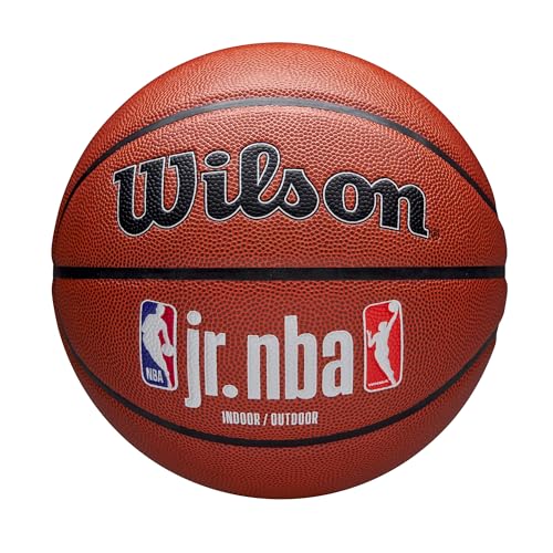 Wilson JR NBA FAM Logo AUTH IN Out BSKT Wilson JR NBA FAM Logo AUTH IN Out BSKT von Wilson