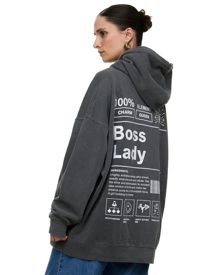 Worldclassca Hoodie Worldclassca Oversized Print Boss Lady Hoodie Kapuzenpullover Sweat PRINT - BOSS LADY - 100% CHARM - QUEEN Worldclassca Hoodie Worldclassca Oversized Print Boss Lady Hoodie Kapuzenpullover Sweat PRINT - BOSS LADY - 100% CHARM - QUEEN von Worldclassca