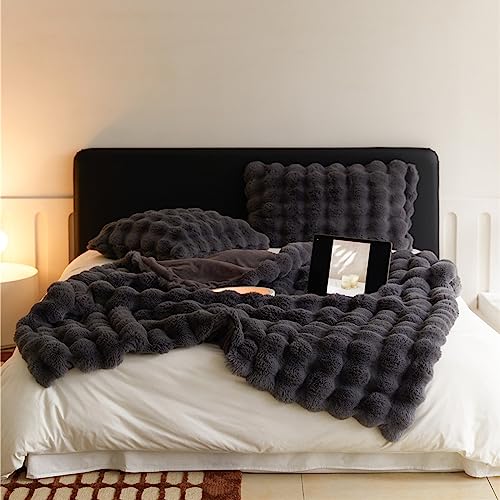 Überwurfdecke aus Kunstkaninchenfell, gerüschte elegante Decke, weiche, wendbare, gemütliche Decke, flauschige Plüschdecke für Couch, Bett, Stuhl, waschbar, weiß, 50 × 50 cm Kissen (braun 130 × 160 von YIHANSS