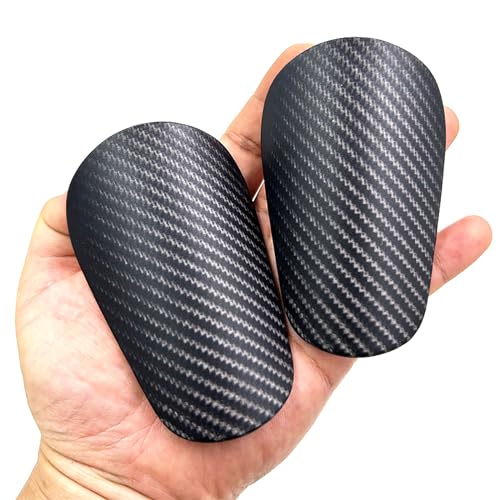 Zinueen Kleine Schienbeinschoner für Fußball - 2 Stück Mini Schienbeinschoner, Schutzausrüstung für Männer, Frauen, Kinder & Mädchen (Schwarz, 8 * 5CM) Zinueen Kleine Schienbeinschoner für Fußball - 2 Stück Mini Schienbeinschoner, Schutzausrüstung für Männer, Frauen, Kinder & Mädchen (Schwarz, 8 * 5CM) von Zinueen