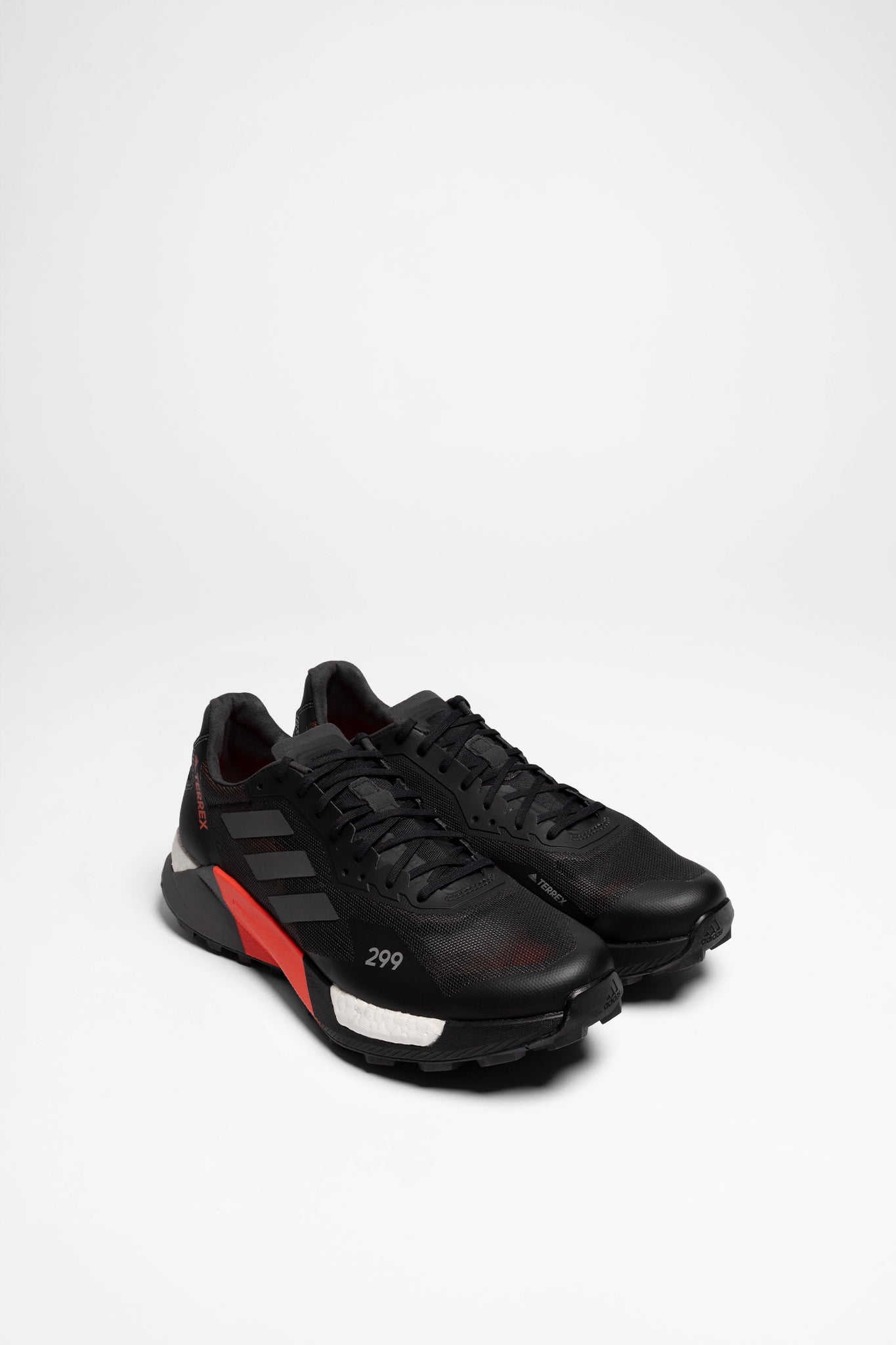 Terrex Agravic Ultra Herren (Schwarz/Rot) von adidas