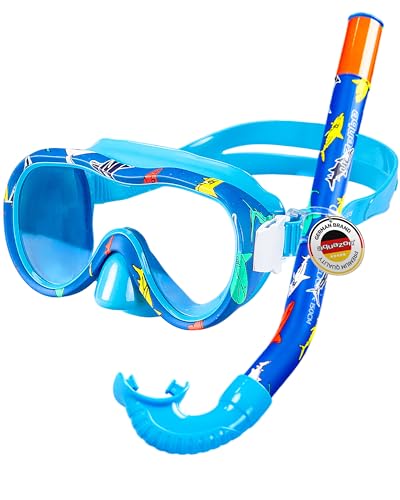 AQUAZON Kids Kinder Taucherbrille - extra robust durch Polycarbonat Glas - Schwimmbrille kinderleicht größenverstellbar - 3-7 Jahre - SGS getestet (Set Blue White Fishes) AQUAZON Kids Kinder Taucherbrille - extra robust durch Polycarbonat Glas - Schwimmbrille kinderleicht größenverstellbar - 3-7 Jahre - SGS getestet (Set Blue White Fishes) von aquazon