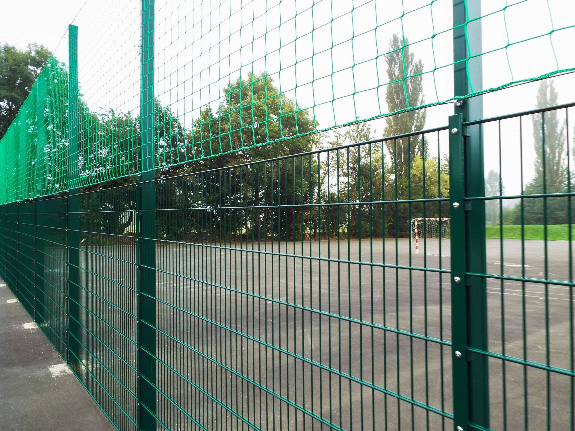 Ballfangnetzanlage mit Doppelstabmatte, 25 m, 25x5 m, Moosgrün Ballfangnetzanlage mit Doppelstabmatte, 25 m, 25x5 m, Moosgrün