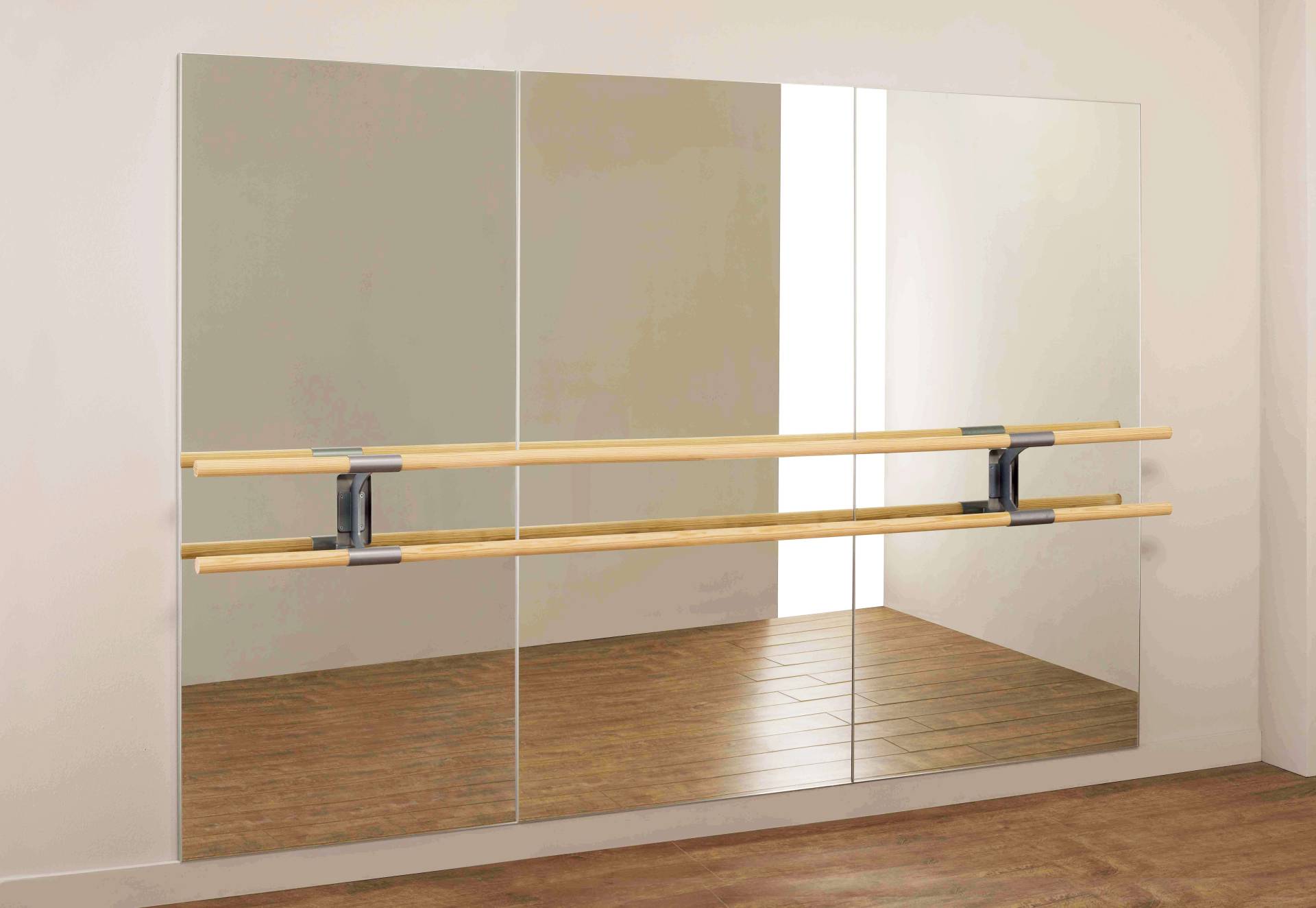 Dinamica Ballet Ballettspiegel "Amadeus", Doppelstange à 6 m und 4 Halter, 6,00x2,00 m Dinamica Ballet Ballettspiegel "Amadeus", Doppelstange à 6 m und 4 Halter, 6,00x2,00 m von Dinamica Ballet