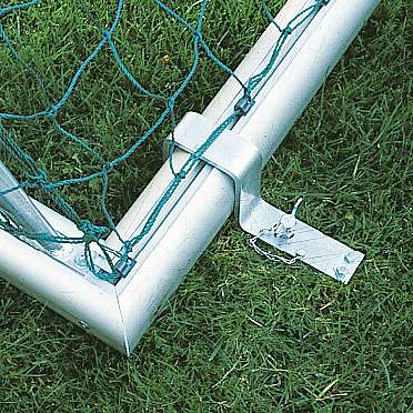 Bodenverankerung für Fußballtor, Ovalprofil 100x120 mm Bodenverankerung für Fußballtor, Ovalprofil 100x120 mm