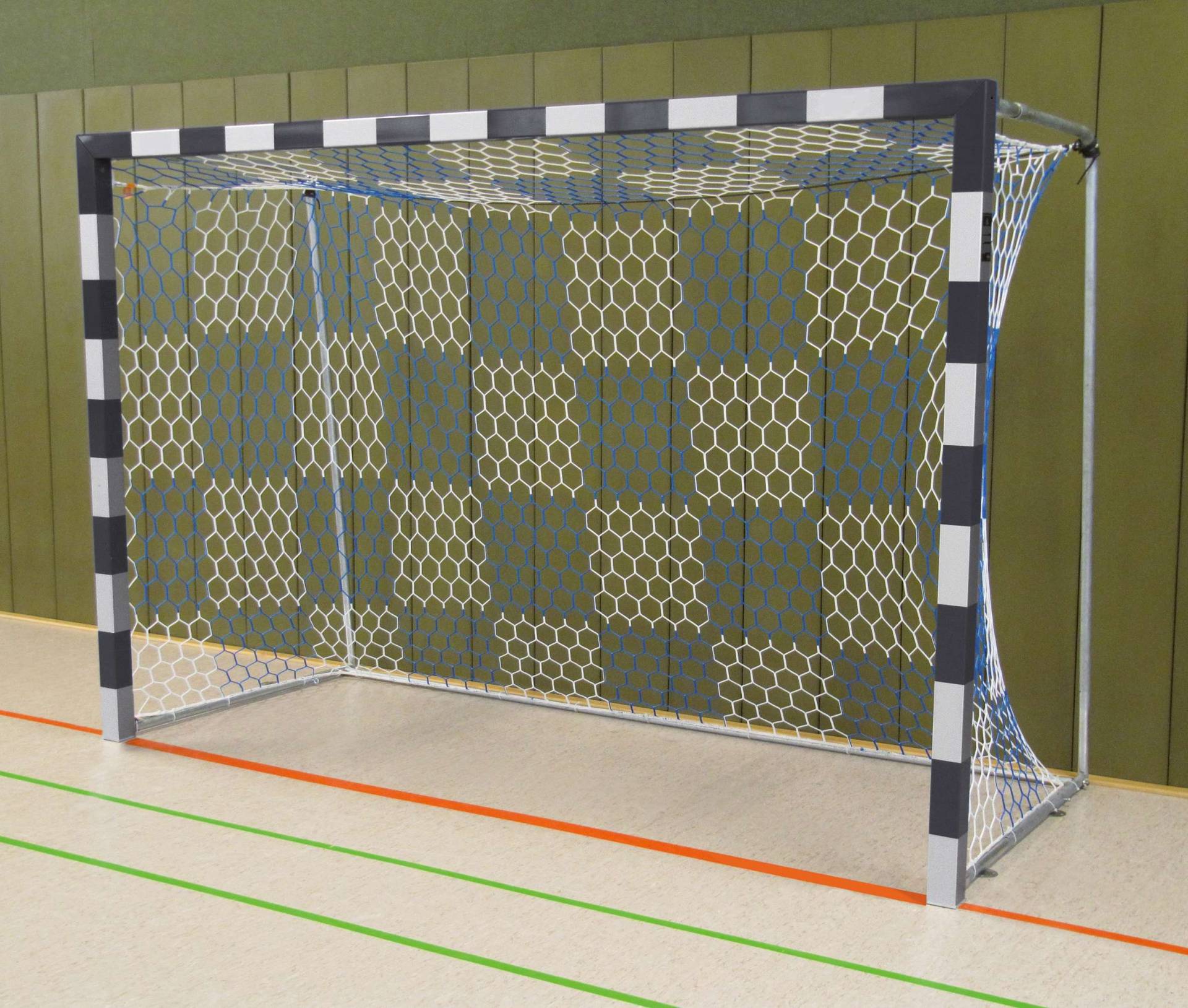 Sport-Thieme Handballtor frei stehend, 3x2 m, Schwarz-Silber, Verschweißte Eckverbindungen Sport-Thieme Handballtor frei stehend, 3x2 m, Schwarz-Silber, Verschweißte Eckverbindungen von Sport-Thieme