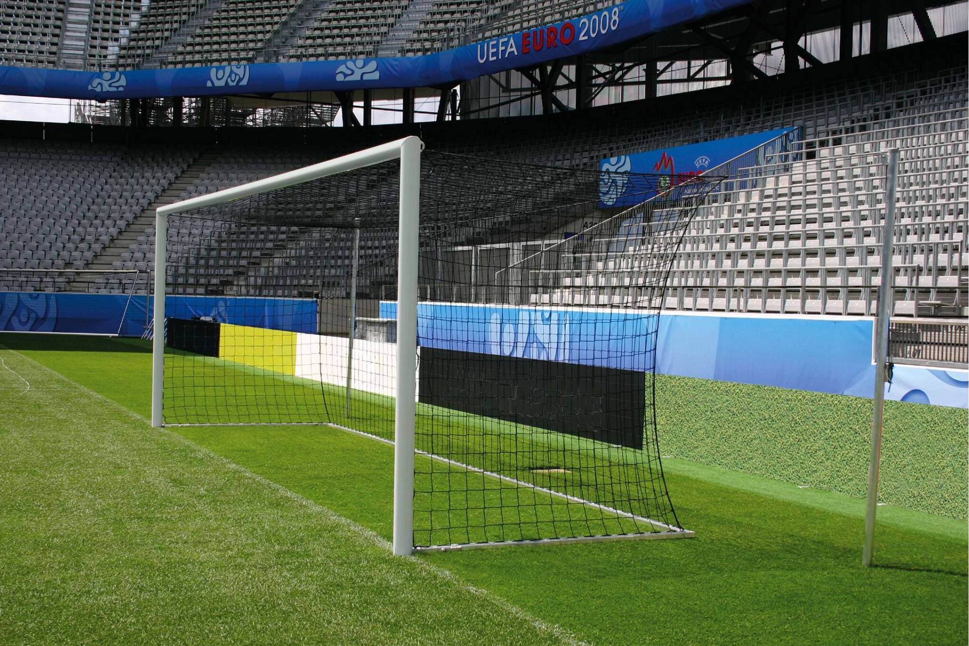 Sport-Thieme Großfeld-Fußballtor mit SimplyFix, vollverschweißt, Silber Sport-Thieme Großfeld-Fußballtor mit SimplyFix, vollverschweißt, Silber von Sport-Thieme