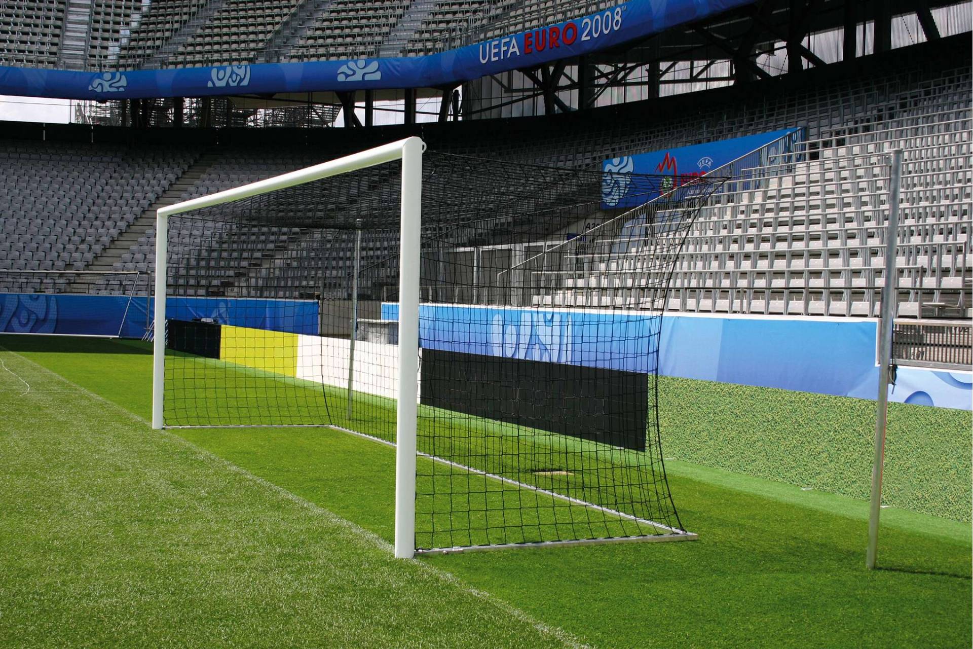Sport-Thieme Großfeld-Fußballtor mit SimplyFix, vollverschweißt, Weiß Sport-Thieme Großfeld-Fußballtor mit SimplyFix, vollverschweißt, Weiß von Sport-Thieme