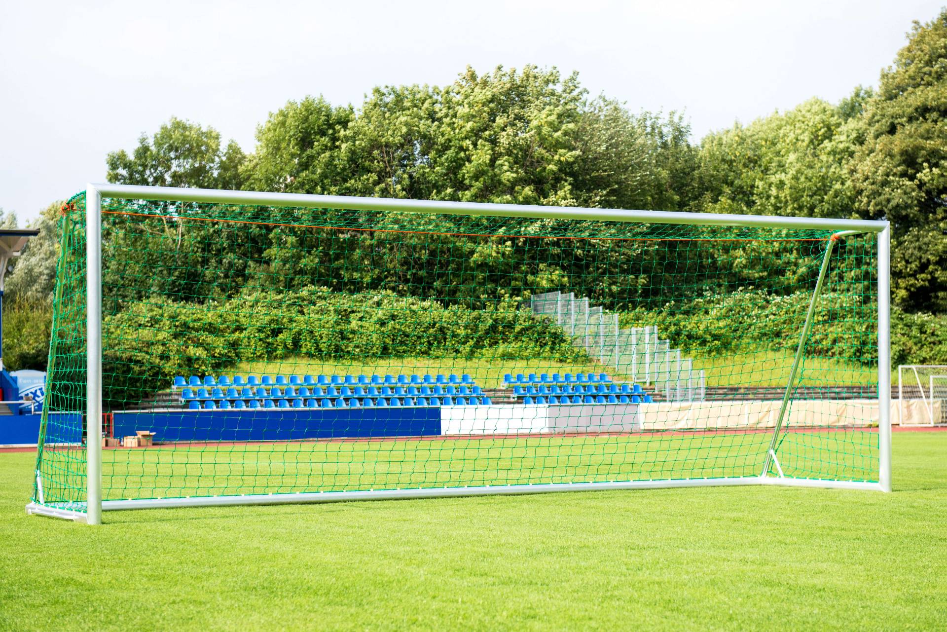 Sport-Thieme Großfeld-Fußballtor mit freier Netzaufhängung SimplyFix, eckverschweißt, silber, 2 m Sport-Thieme Großfeld-Fußballtor mit freier Netzaufhängung SimplyFix, eckverschweißt, silber, 2 m von Sport-Thieme
