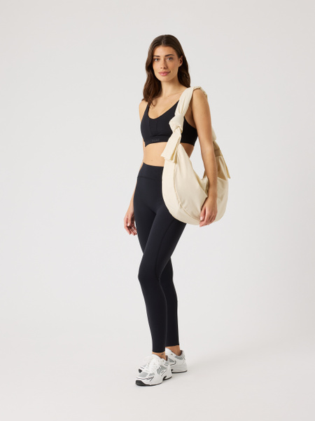 Björn Borg Studio Knot Shoulder Bag Weiß Björn Borg Studio Knot Shoulder Bag Weiß von björn borg