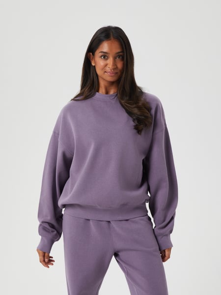 Björn Borg Studio Oversized Crew Lila, M Björn Borg Studio Oversized Crew Lila, M von björn borg