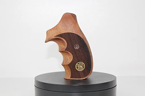 Deep Grips Marke Smith Wesson K/L/X – Walnussholzrahmen mit runder Spitze und gelbem Logo-Rautenmuster Deep Grips Marke Smith Wesson K/L/X – Walnussholzrahmen mit runder Spitze und gelbem Logo-Rautenmuster von deep grips