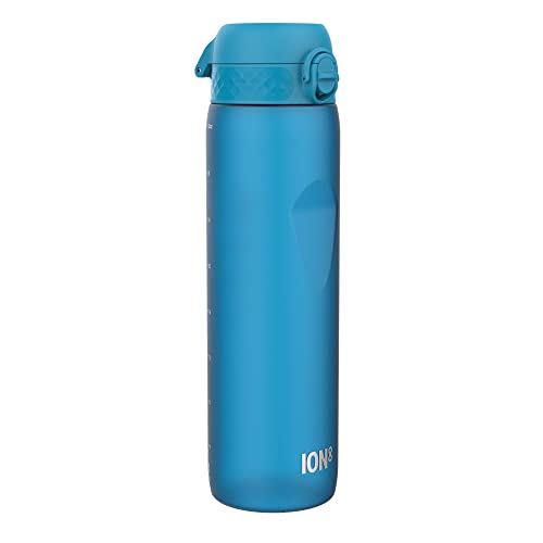 Ion8 1 Liter Trinkflasche, 1000ml, Auslaufsicher, Einhandöffnung, Sichere Verriegelung, Spülmaschinenfest, BPA-frei, Tragegriff, Leicht zu Reinigen, Ideal für Sport und Fitnessstudio, Blau Ion8 1 Liter Trinkflasche, 1000ml, Auslaufsicher, Einhandöffnung, Sichere Verriegelung, Spülmaschinenfest, BPA-frei, Tragegriff, Leicht zu Reinigen, Ideal für Sport und Fitnessstudio, Blau von ion8