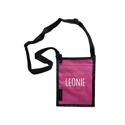 Brustbeutel mit Namen Bedruckt | personalisierbare Brusttasche 17x13 cm | zum Umhängen mit Klarsichtfenster für Schülerausweis Buskarte (pink) von minimutz