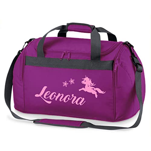 Sporttasche Mädchen mit Namen |springendes Einhorn und Sterne | Personalisierbare und Bedruckte Reisetasche Duffle Weekender Bag (lila) von minimutz